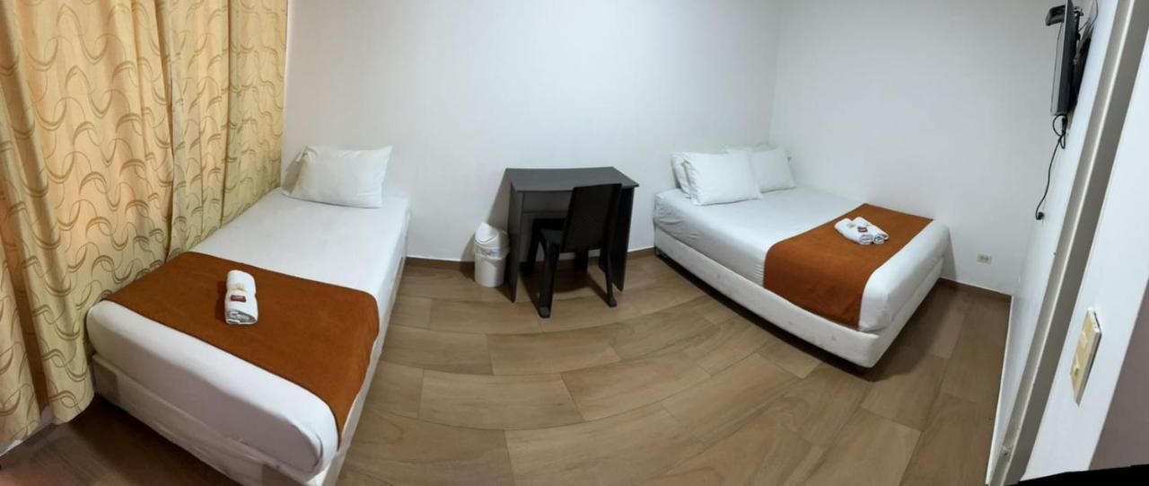 Hotel Embassy Star ボゴタ エクステリア 写真